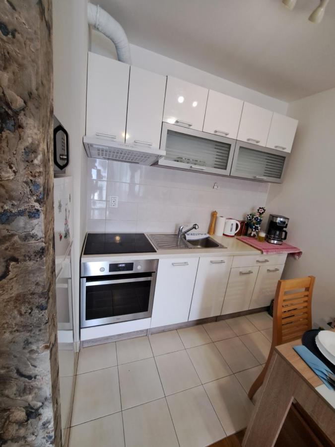 Mariposa, Apartment With Balcony, Private Parking In The Garage, Near The Biggest Shopping Center Mall Of Split Exterior foto