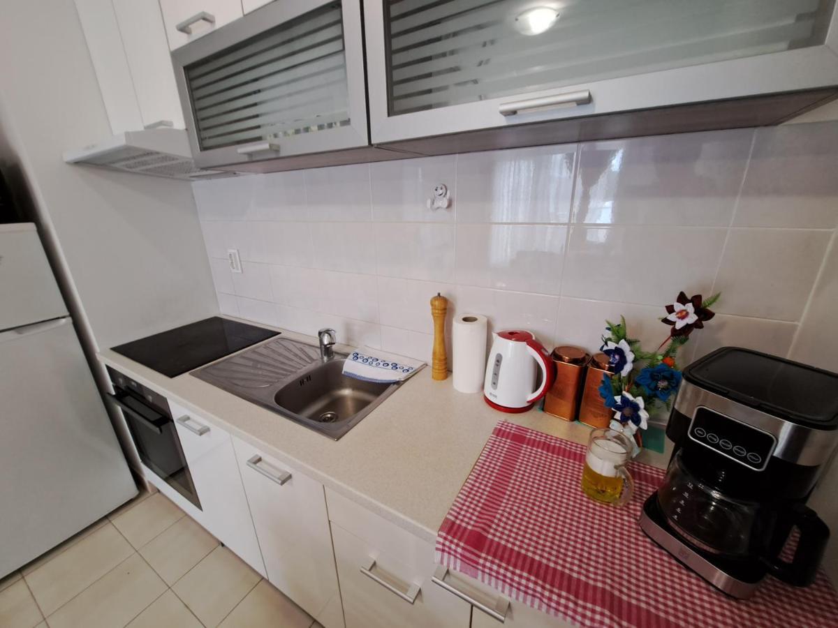 Mariposa, Apartment With Balcony, Private Parking In The Garage, Near The Biggest Shopping Center Mall Of Split Exterior foto